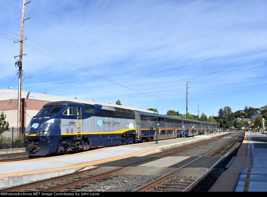 Amtrak Train # 543 arriving into Martinez behind F59PHI # 2009